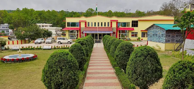 Combined (P.G.) Institute of Medical Sciences & Research (CIMS&R) college building